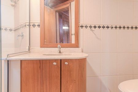 Casa para alugar com 375m², 4 quartos e 4 vagas