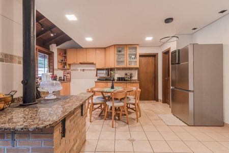 Casa para alugar com 375m², 4 quartos e 4 vagas