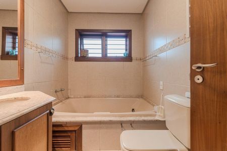 Casa para alugar com 375m², 4 quartos e 4 vagas