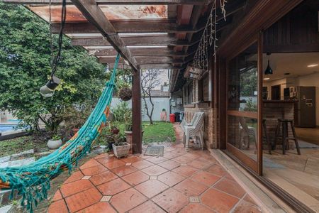 Casa para alugar com 375m², 4 quartos e 4 vagas
