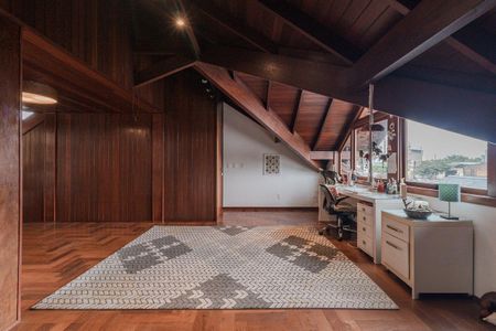 Casa para alugar com 375m², 4 quartos e 4 vagas