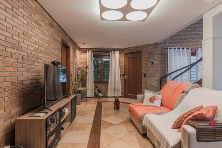Casa para alugar com 375m², 4 quartos e 4 vagas