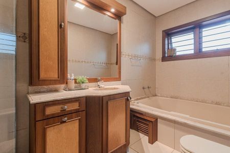 Casa para alugar com 375m², 4 quartos e 4 vagas
