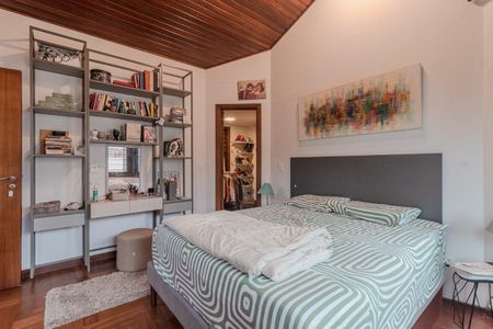 Casa para alugar com 375m², 4 quartos e 4 vagas