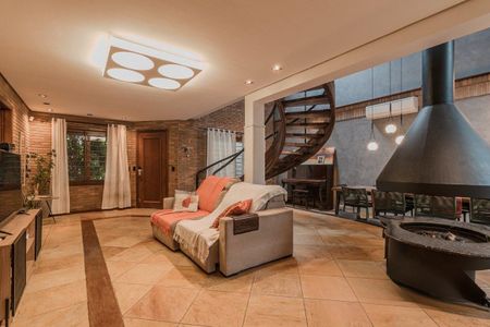 Casa para alugar com 4 quartos, 375m² em Chácara das Pedras, Porto Alegre