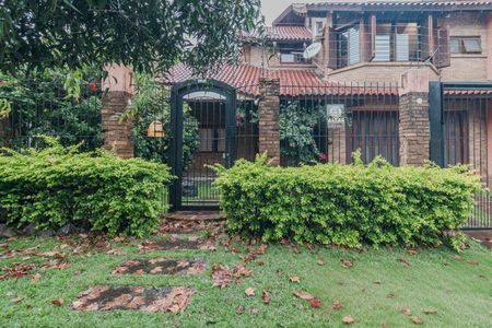 Casa para alugar com 375m², 4 quartos e 4 vagas