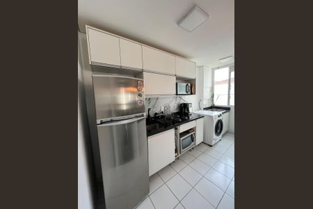Cozinha de apartamento à venda com 2 quartos, 45m² em Mário Quintana, Porto Alegre