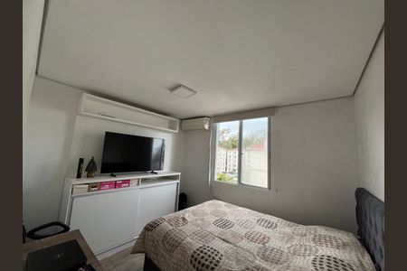 Cozinha de apartamento à venda com 2 quartos, 45m² em Mário Quintana, Porto Alegre