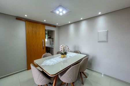 Apartamento à venda com 60m², 2 quartos e 1 vagaSala de Jantar