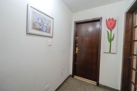 Apartamento à venda com 96m², 3 quartos e sem vaga Apartamento à venda com 96m², 3 quartos e sem vagahall do elevador