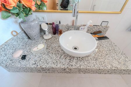 Apartamento à venda com 96m², 3 quartos e sem vaga Apartamento à venda com 96m², 3 quartos e sem vagaBanheiro