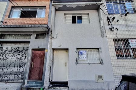 Casa para alugar com 120m², 2 quartos e sem vaga Casa para alugar com 120m², 2 quartos e sem vagaFachada com Plaquinha
