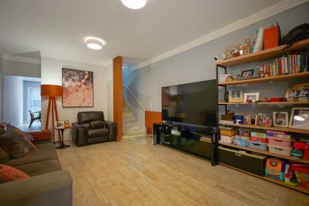 Casa à venda com 3 quartos, 154m² em Vila Cordeiro, São Paulo