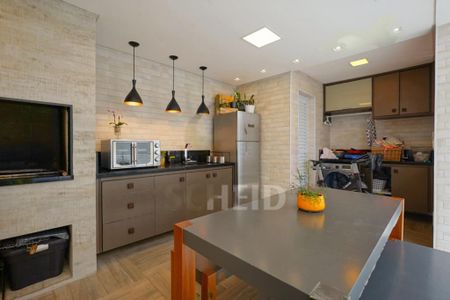 Casa à venda com 3 quartos, 154m² em Vila Cordeiro, São Paulo