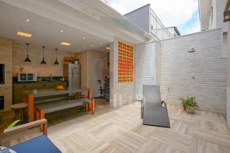 Casa à venda com 3 quartos, 154m² em Vila Cordeiro, São Paulo