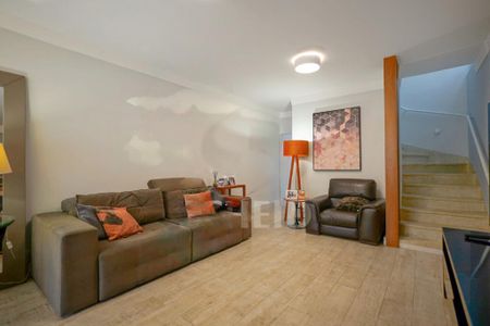 Casa à venda com 3 quartos, 154m² em Vila Cordeiro, São Paulo