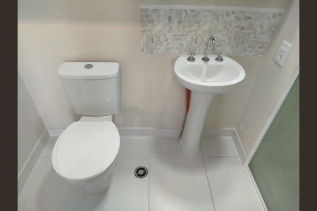Studio para alugar com 27m², 1 quarto e sem vaga Studio para alugar com 27m², 1 quarto e sem vagaBanheiro