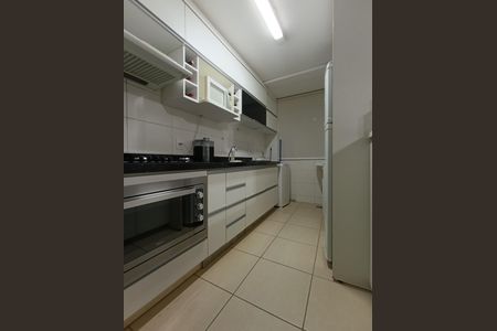 Cozinha de apartamento para alugar com 2 quartos, 65m² em Jardim Goiás, Goiânia