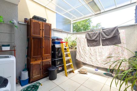 Casa à venda com 96m², 3 quartos e 3 vagas