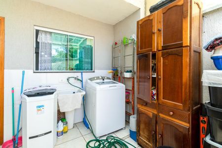 Casa à venda com 96m², 3 quartos e 3 vagas