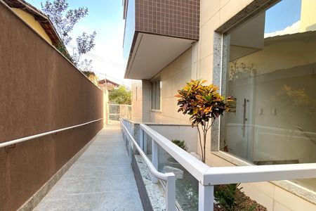 Apartamento à venda com 2 quartos, 65m² em Alto Caiçaras, Belo Horizonte