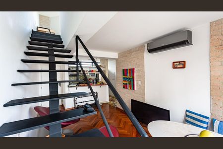Apartamento à venda com 84m², 1 quarto e 2 vagas Apartamento à venda com 84m², 1 quarto e 2 vagasSala