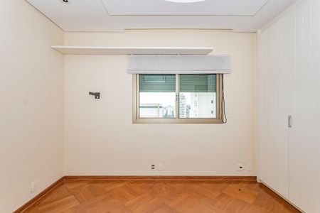 Apartamento à venda com 280m², 8 quartos e 4 vagas