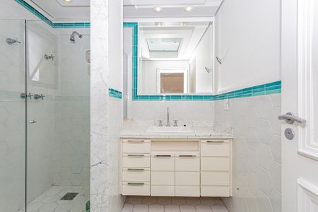 Apartamento à venda com 280m², 8 quartos e 4 vagas