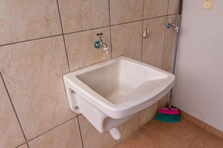 Casa de condomínio para alugar com 100m², 2 quartos e 2 vagas Casa de condomínio para alugar com 100m², 2 quartos e 2 vagasDetalhe Área de Serviço-Pia