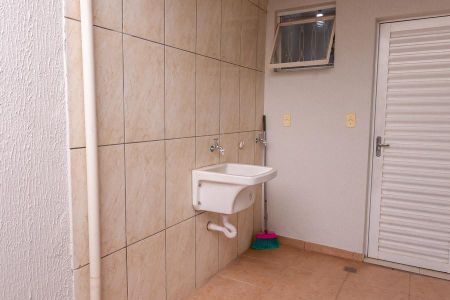 Casa de condomínio para alugar com 100m², 2 quartos e 2 vagas Casa de condomínio para alugar com 100m², 2 quartos e 2 vagasÁrea de Serviço