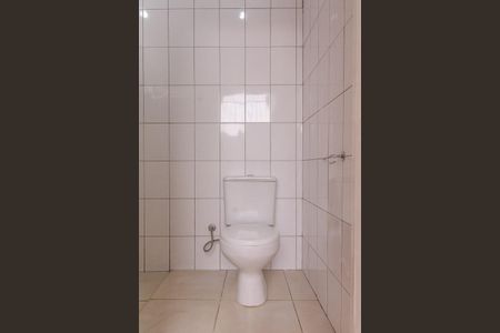 Casa de condomínio para alugar com 100m², 2 quartos e 2 vagas Casa de condomínio para alugar com 100m², 2 quartos e 2 vagasBanheiro de Serviço