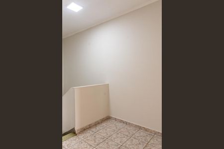 Casa de condomínio para alugar com 100m², 2 quartos e 2 vagas Casa de condomínio para alugar com 100m², 2 quartos e 2 vagasPiso superior-Hall do piso superior