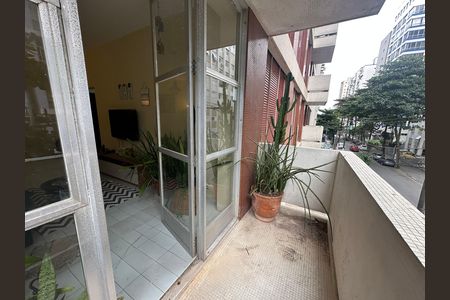 Apartamento para alugar com 138m², 3 quartos e 1 vaga Apartamento para alugar com 138m², 3 quartos e 1 vagaVaranda da Sala