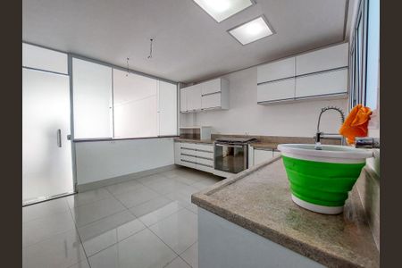 Casa de condomínio para alugar com 431m², 4 quartos e 4 vagasCozinha