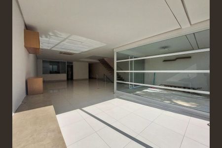 Sala de casa de condomínio para alugar com 4 quartos, 431m² em Campo Belo, São Paulo