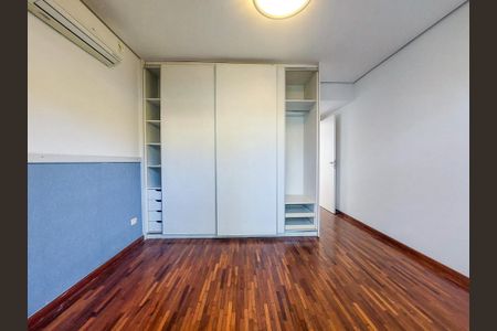 Casa de condomínio para alugar com 431m², 4 quartos e 4 vagasSuíte 1