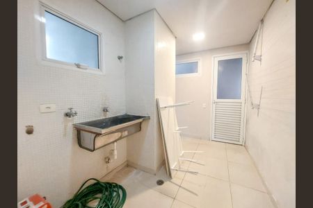 Casa de condomínio para alugar com 431m², 4 quartos e 4 vagasÁrea de Serviço