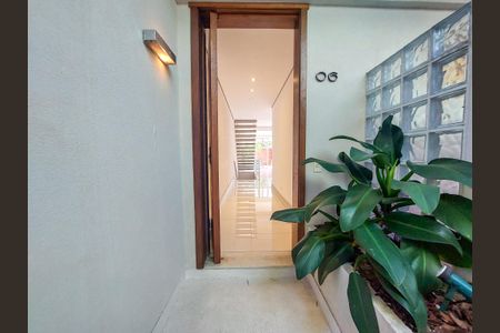 Casa de condomínio para alugar com 431m², 4 quartos e 4 vagasCorredor