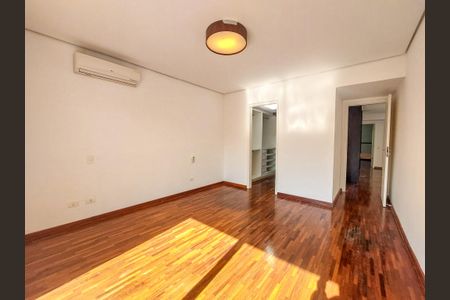 Casa de condomínio para alugar com 431m², 4 quartos e 4 vagasSuíte 3