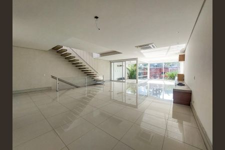 Casa de condomínio para alugar com 431m², 4 quartos e 4 vagasSala