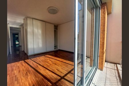 Casa de condomínio para alugar com 431m², 4 quartos e 4 vagasSuíte 4
