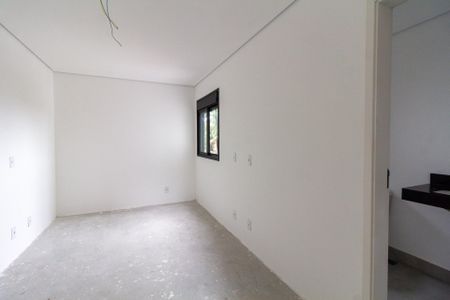 Casa à venda com 145m², 6 quartos e 2 vagas
