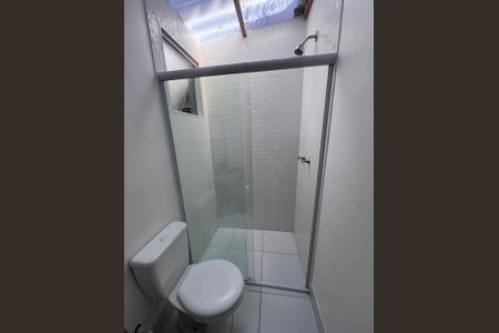 Banheiro  de casa à venda com 3 quartos, 200m² em Vila Caminho do Mar, São Bernardo do Campo