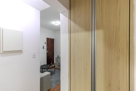 Corredor de apartamento à venda com 2 quartos, 52m² em Vila Buarque, São Paulo