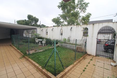 Casa para alugar com 200m², 4 quartos e 3 vagasJardim / frente da casa