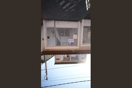 Casa para alugar com 165m², 2 quartos e 2 vagasFachada
