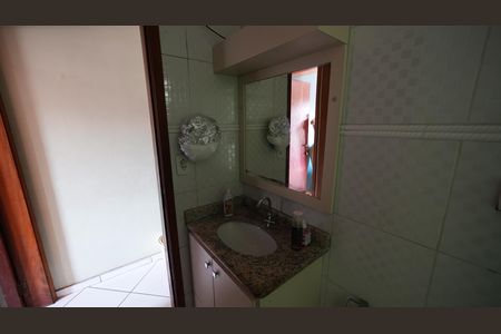 Casa para alugar com 165m², 2 quartos e 2 vagasBanheiro da Suíte