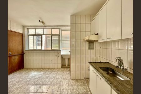 Apartamento para alugar com 70m², 2 quartos e 1 vaga