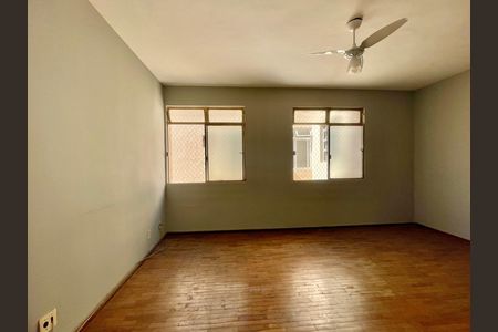 Apartamento para alugar com 70m², 2 quartos e 1 vaga