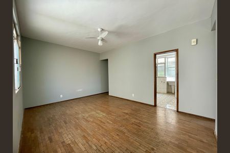 Apartamento para alugar com 70m², 2 quartos e 1 vaga